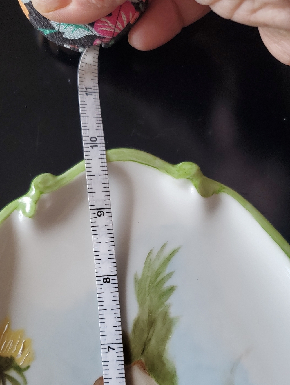 Signed Plate Excellent - Picture 2 of 2